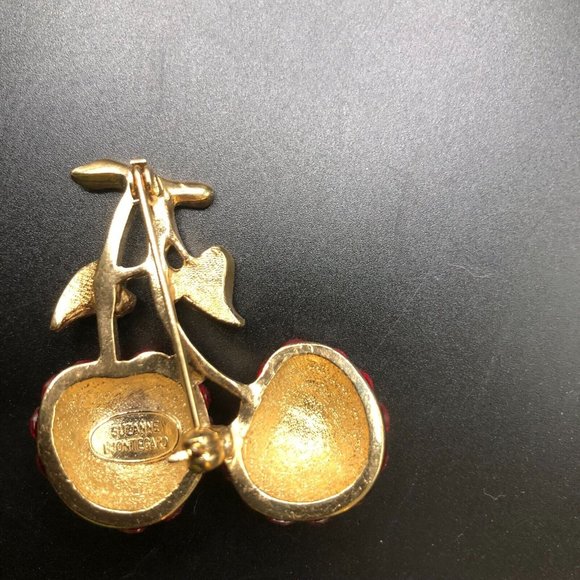 Vintage Signed Suzanne Bjontegard Faux Ruby Red Cherries Brooch FLAW - Picture 5 of 10